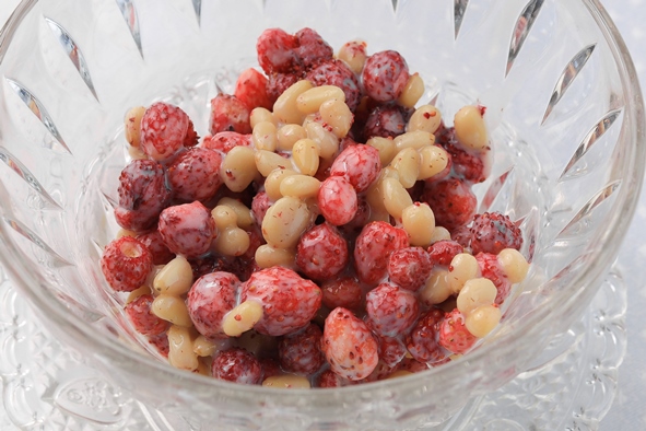 Десерт таежный с земляникой