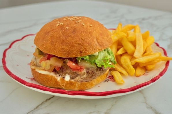 Бургер с котлетой из телятины