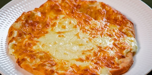 Лепешка с сулугуни